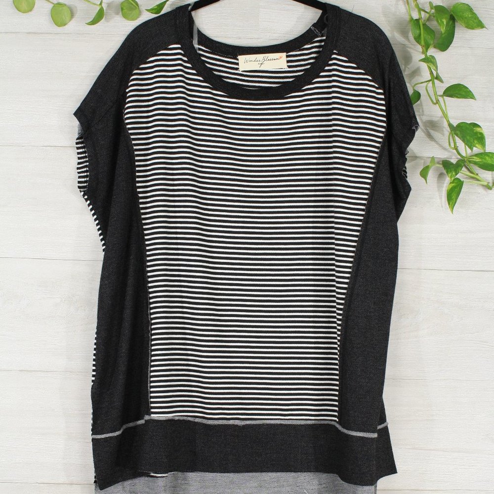SOLD OUT!! 🥰Wonderblossom  sleeveless box knit  top